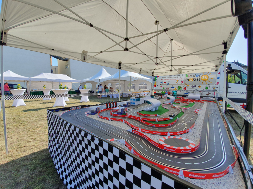 XXL Carrera Bahn mieten – garantiert rasant & spaßig, Firmenfeier, Großveranstaltung, Tagungen