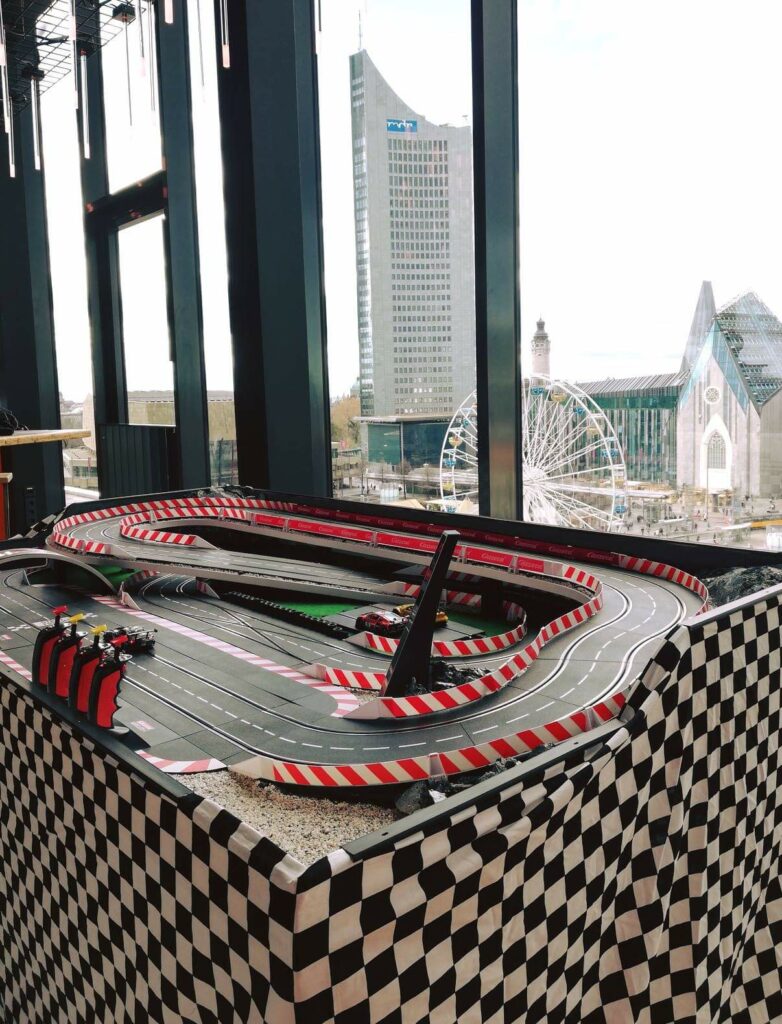 Carrera Bahn Basic mieten von eventwerk. – 4x einzigartiger Fahrspaß! Kindergeburtstage, Familienfeste