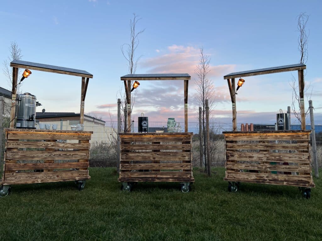 Mobile Eventbar Klein mieten von eventwerk. transportable Eventbar mit Licht für Hochzeiten, Geburtstage uvm.