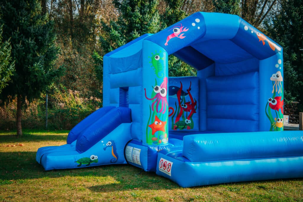 Hüpfburg Meereswelt mieten von eventwerk. für Kinderfeste, Geburtstage, Hochzeiten, Familienfeste