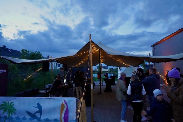 Flexzelt mieten von eventwerk. für Hochzeiten, Geburtstage, Firmenveranstaltungen uvm.