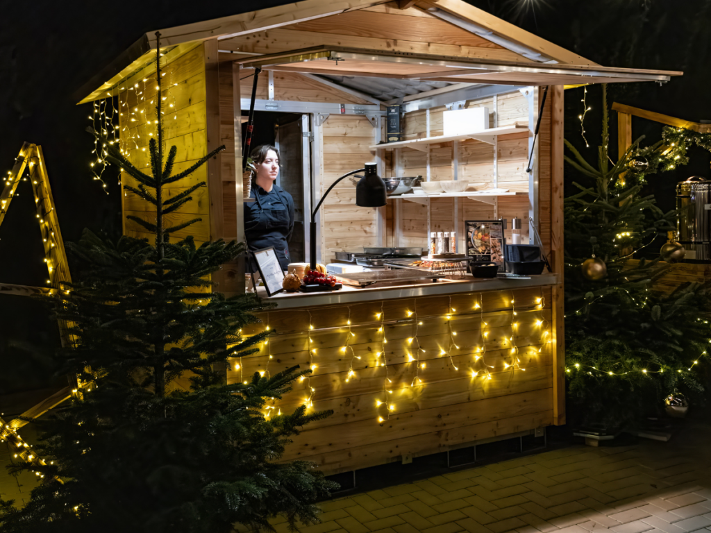 Mobile Holzhütten mieten von eventwerk. transportable Eventbar mit Licht, Veranstaltungen jeder Art, Großveranstaltungen, Firmenfeste, uvm.