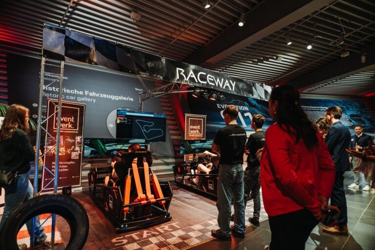 Fotograf: Jerrografie, Afterworkveranstaltung Überstunde Leipzig, Rennsimulatoren von eventwerk. mieten, perfekt für Großveranstaltungen, Firmenfeiern, Events