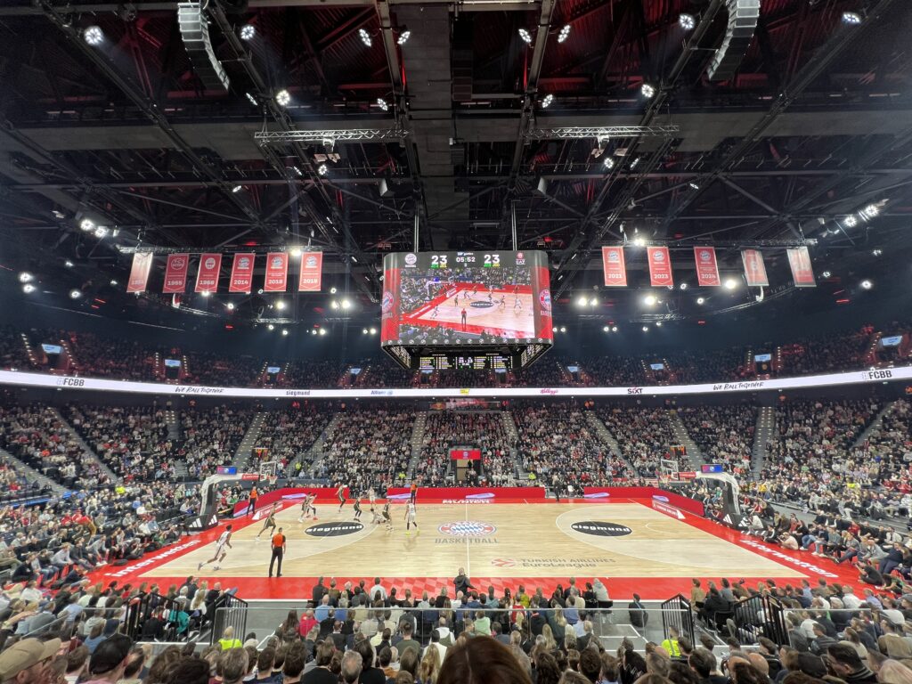 Carrera Bahn XXL mieten von eventwerk., FCB Basketball in München, perfekt für Firmenevents und Großveranstaltungen
