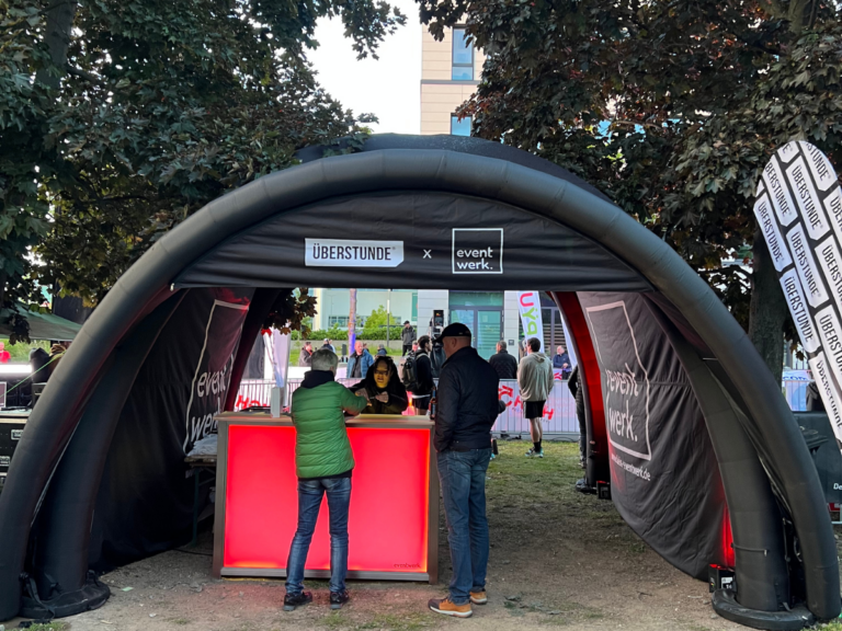 Cocktailbar mieten von eventwerk., als Action-Highlight für Firmenevents, private Veranstaltungen uvm.