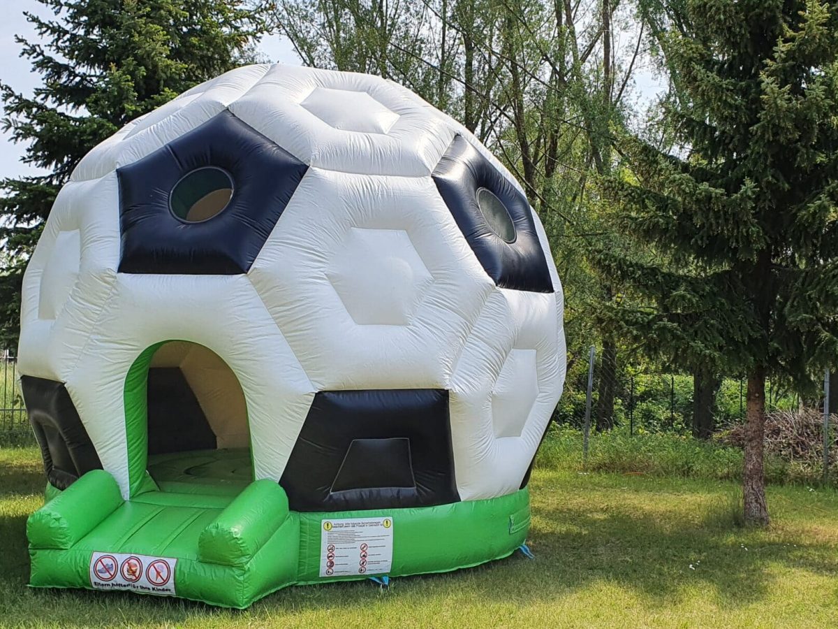 Hüpfburg Fußball mieten von eventwerk. für Kinderfeste, Geburtstage, Hochzeiten, Familienfeste
