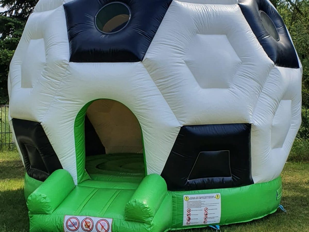 Hüpfburg Fußball mieten von eventwerk. für Kinderfeste, Geburtstage, Hochzeiten, Familienfeste