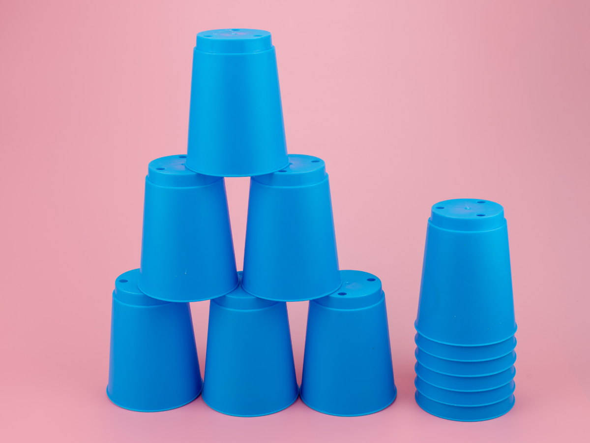 Stapelbecher mieten von eventwerk.- Minispiele perfekt für Firmenveranstaltungen, Tagungen, interaktives Eventmodul