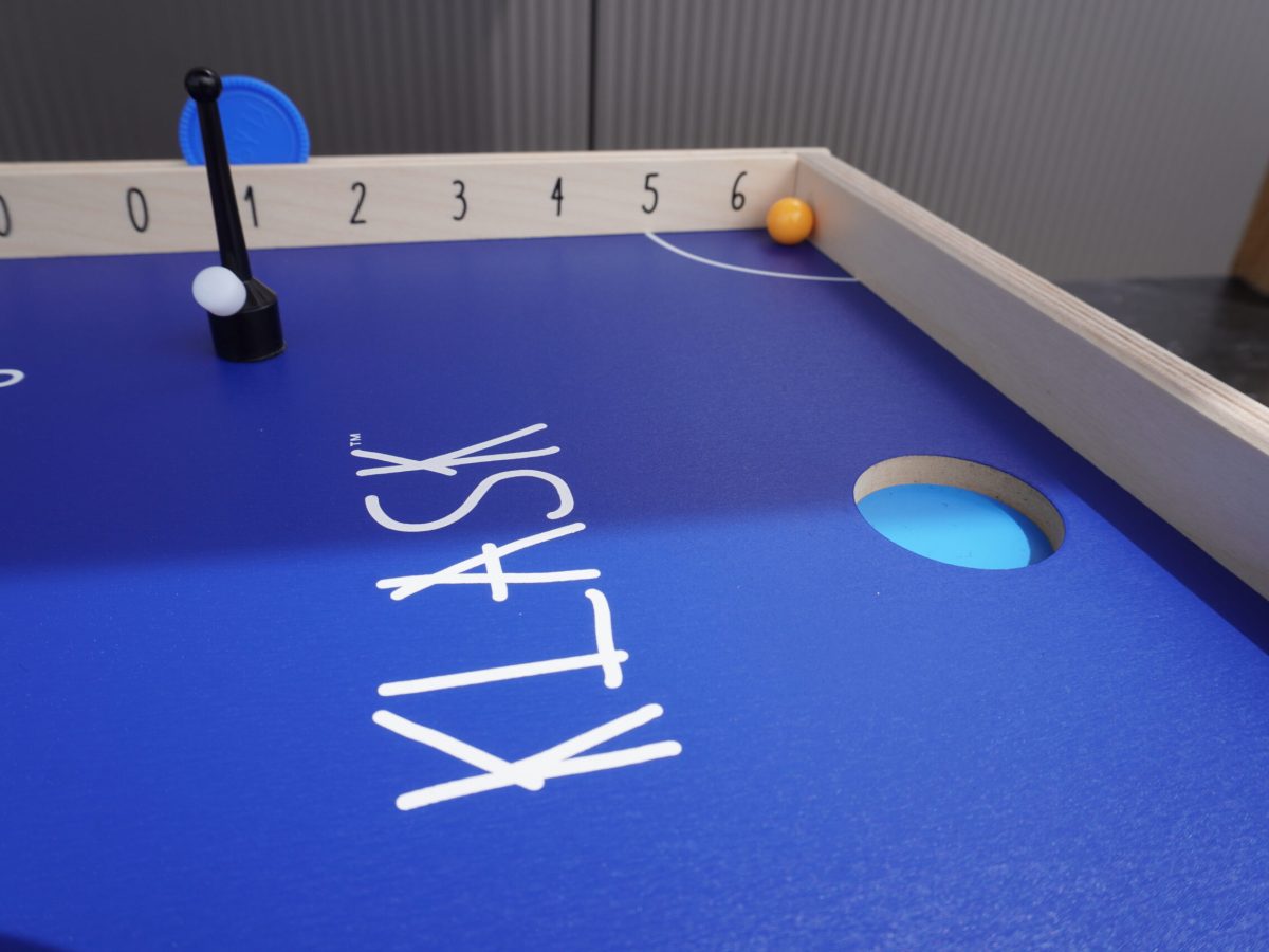 Klask mieten von eventwerk.- Minispiele perfekt für Firmenveranstaltungen, Tagungen, interaktives Eventmodul