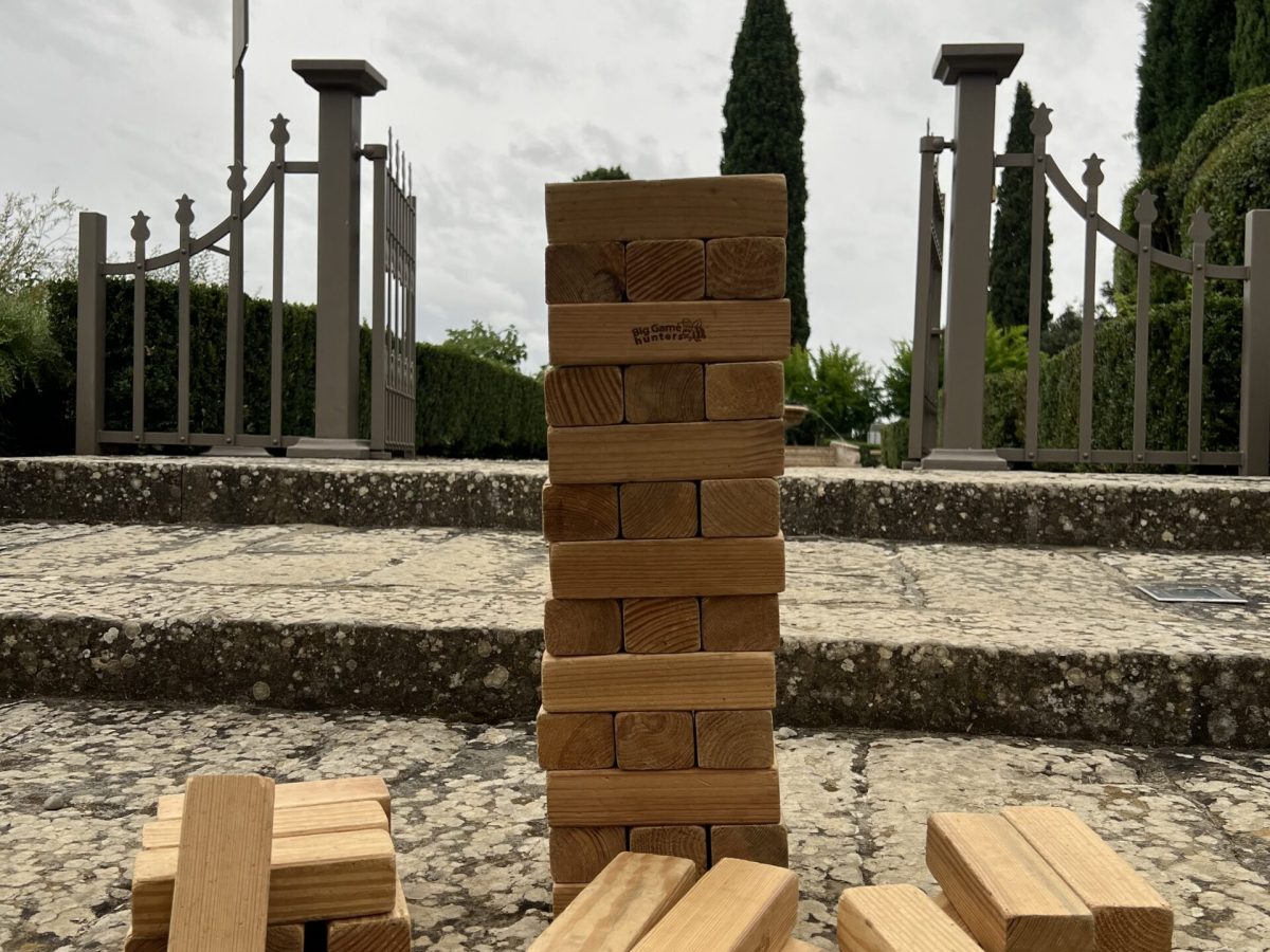 XXL Jenga mieten von eventwerk.- Minispiele perfekt für Firmenveranstaltungen, Tagungen, interaktives Eventmodul